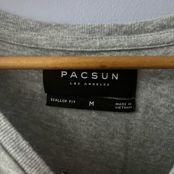 🦋Pacsun basic tee🦋 - Picture 3 of 3